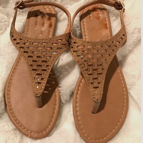 Shoes - New thong natural sandals last one